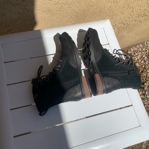 Sorel black leather and suede military combat boots size 5.5 - Picture 12 of 16